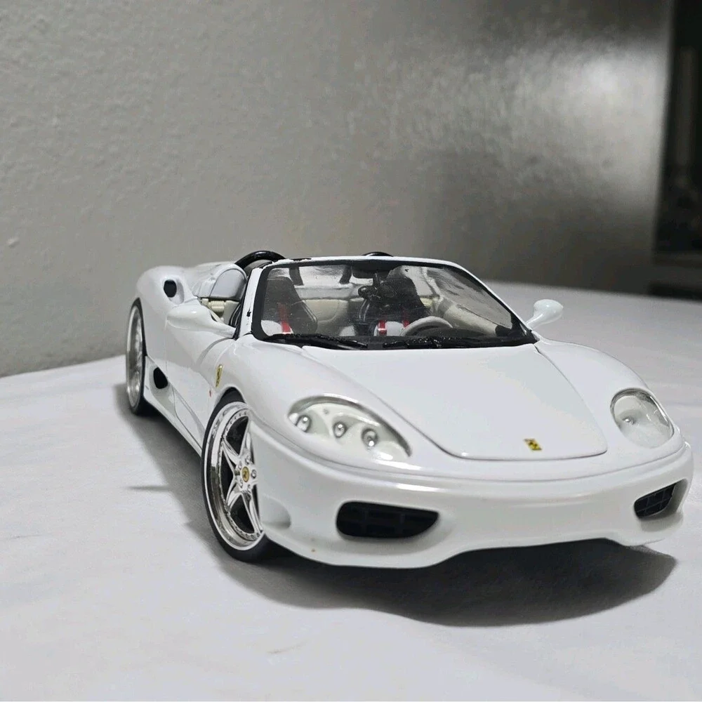 Hot Wheels Ferrari 360 Spider 1:18 White Diecast Car 1999 Opening Hood/Doors [E]